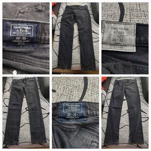 Lot of 5 pair of men’s jeans.